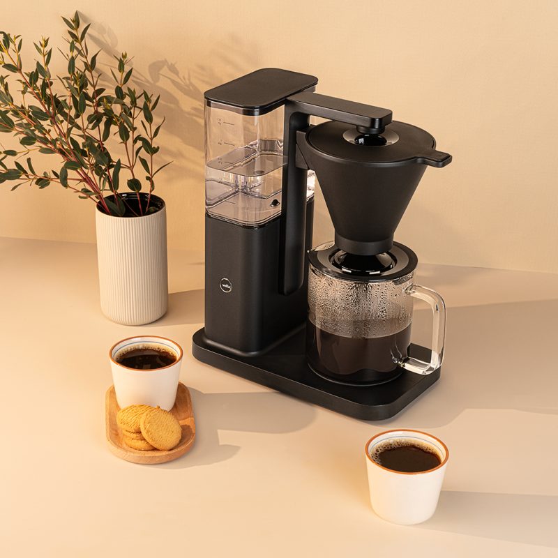 Coffee-maker_Zense_CM10B-A125_Angled_Enviromnemts