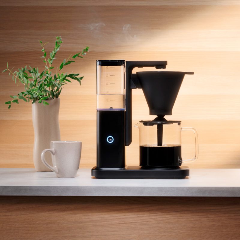 Coffee-maker_Zense_CM10B-A125_Env_Vert_Sqr